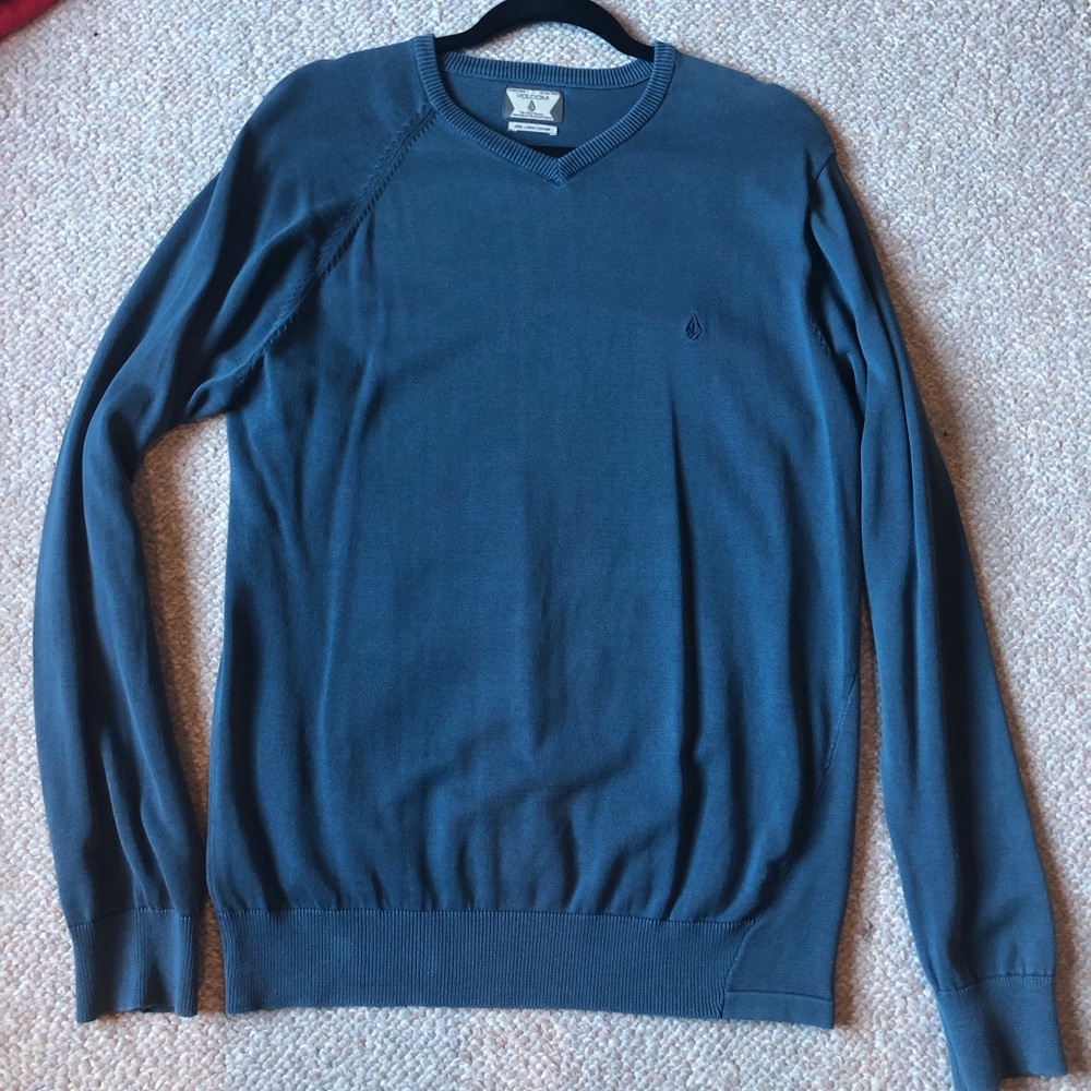 Long sleeve V-neck